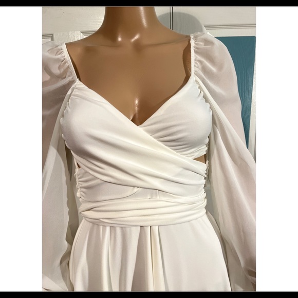 Aliah Puff Chiffon Wrap Dress in Ivory. Size: XS - Picture 8 of 13